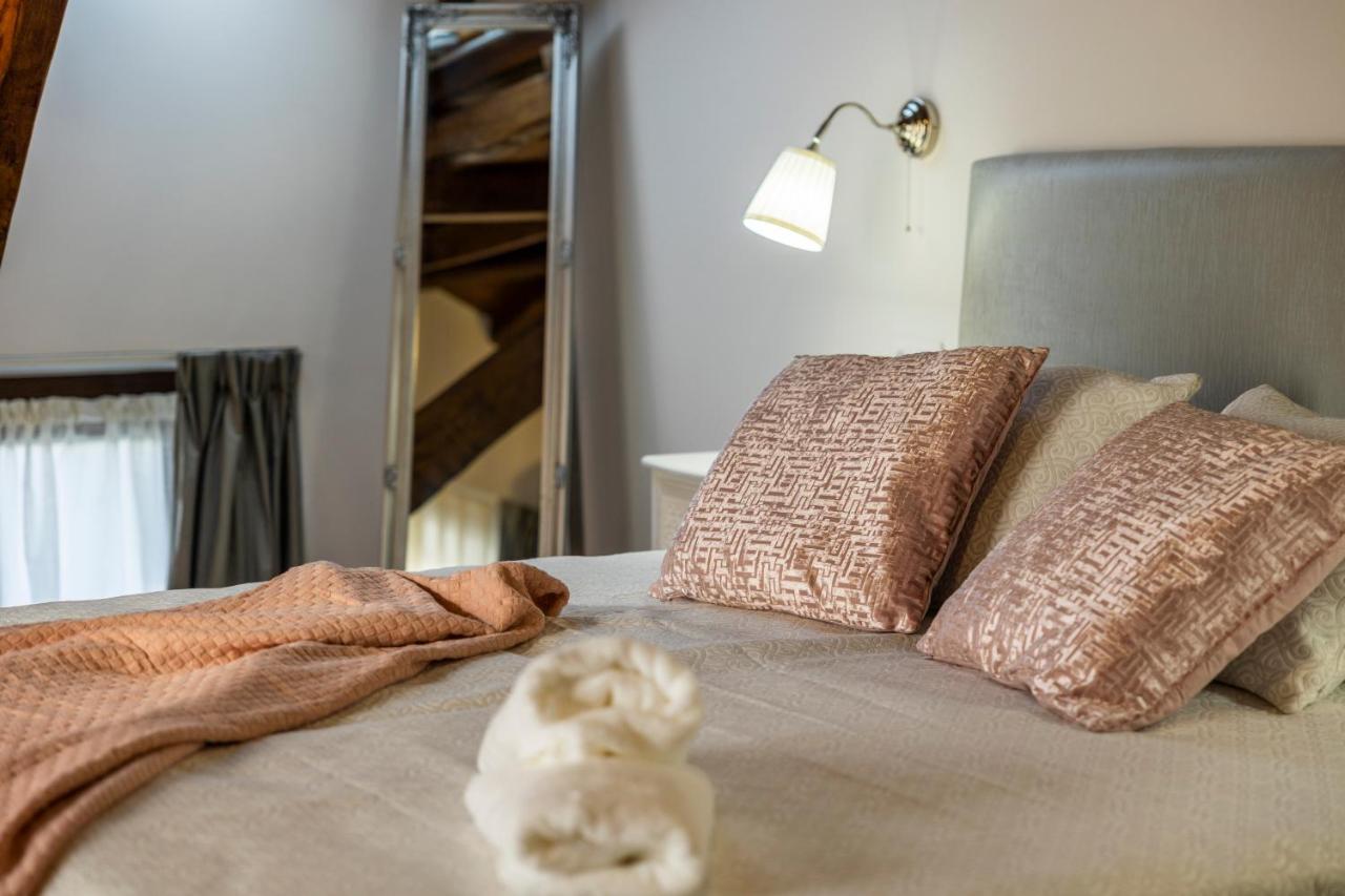 Apartamentos Casona Del Campo Навія Екстер'єр фото