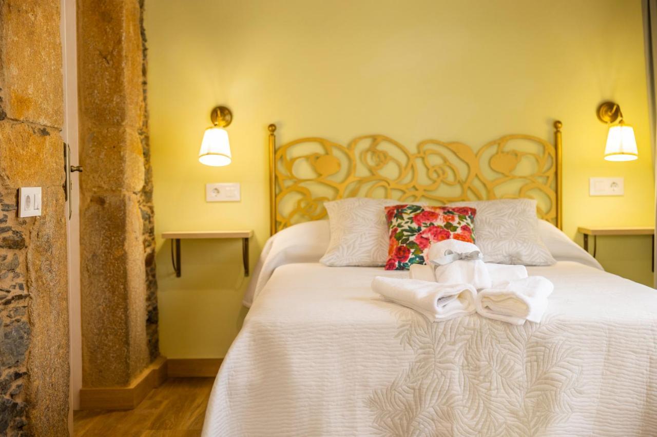 Apartamentos Casona Del Campo Навія Екстер'єр фото