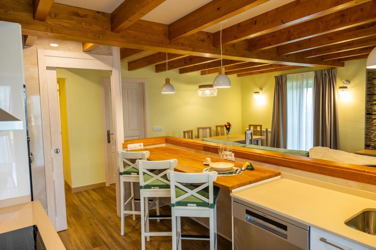 Apartamentos Casona Del Campo Навія Екстер'єр фото