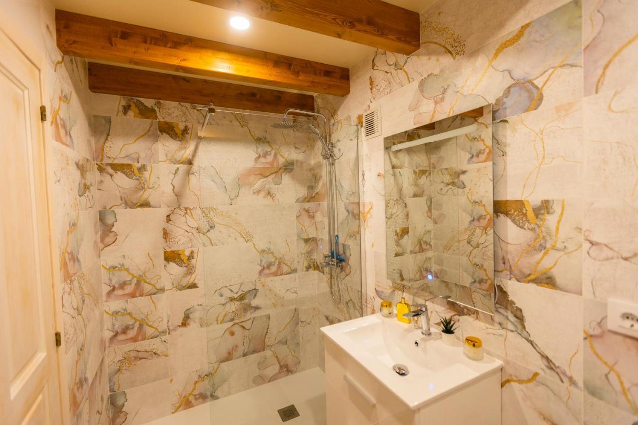 Apartamentos Casona Del Campo Навія Екстер'єр фото